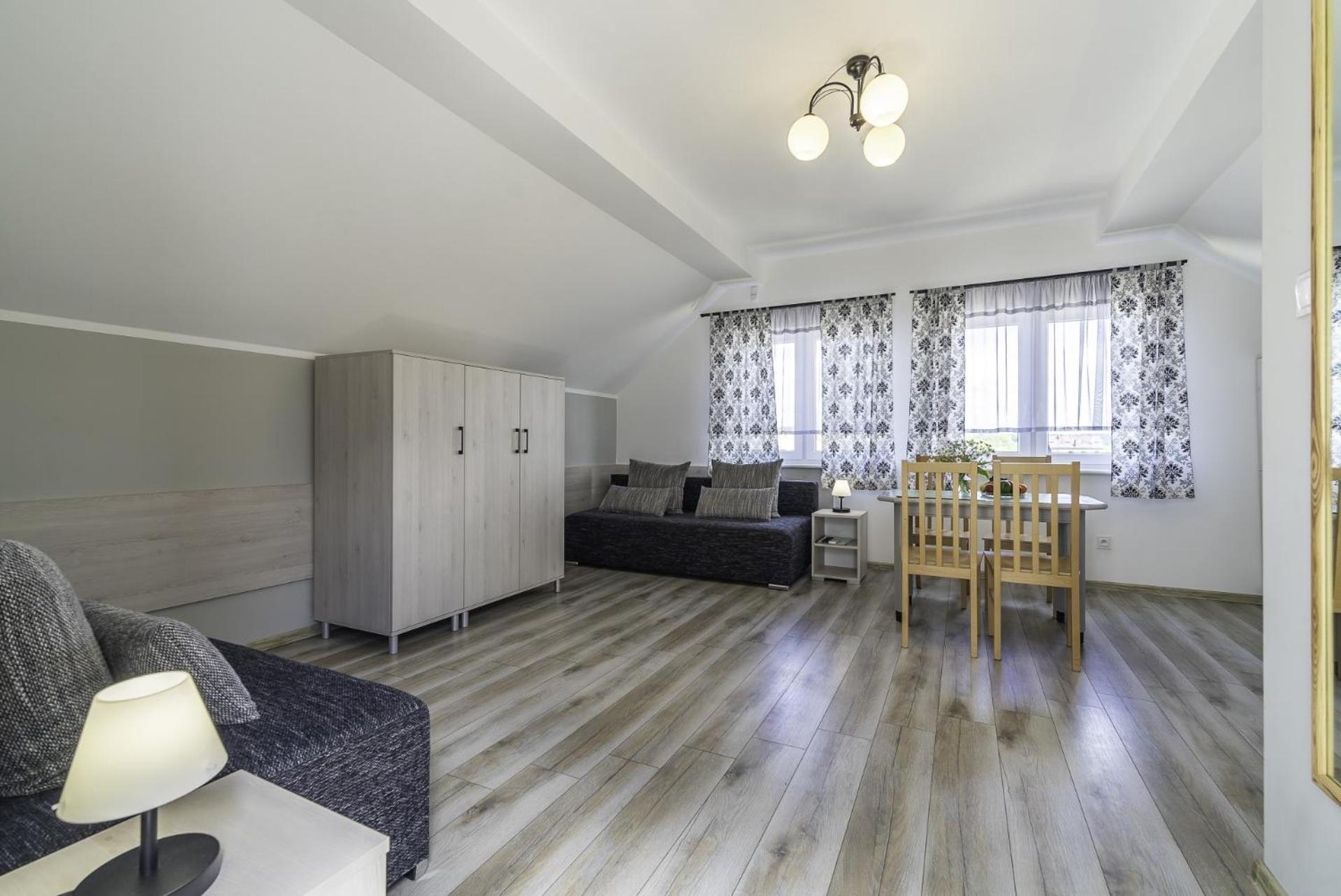 רבאל Frajda Domki - Apartamenty 6-Osobowe - Salon I Dwie Sypialnie Oraz Studia 4-Osobowe - Pokoj Z Aneksem Kuchennym מראה חיצוני תמונה